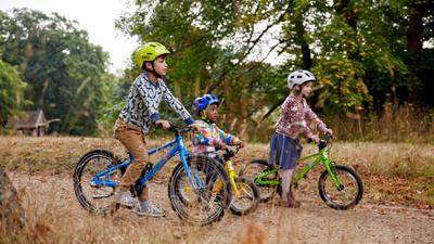 Das erste Fahrrad für dein Kind: Wann ist der richtige Zeitpunkt?